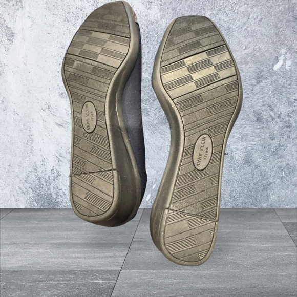 Anne Klein Women's Navy Blue Shoes - Picture 4 of 4